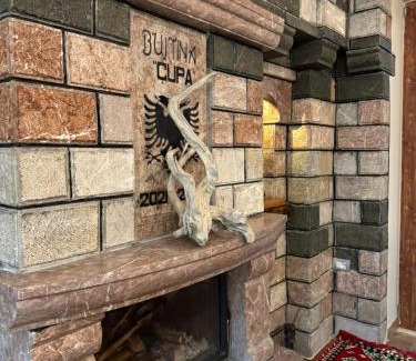Mat District House | Bujtina Çupa