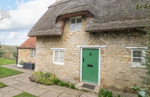 Barrowden House | Bumble Bee