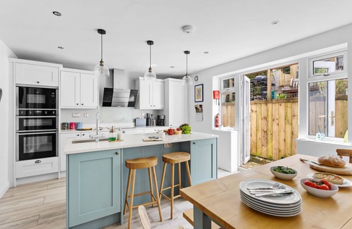 Torcross House | Bumble Cottage - a coastal cottage in the small Devonshire village of Torcross within steps from th