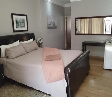 Vanderbijlpark House | Buna Manzi Holdings Guesthouse