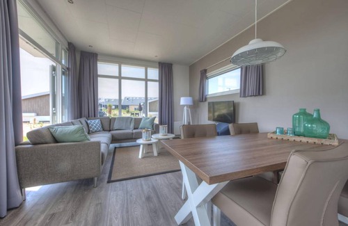Municipality of Hellevoetsluis House | Bungalow ∙ 2 bedrooms ∙ 4 guests