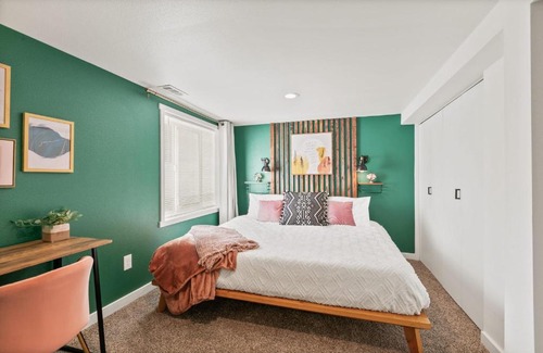West Central House | Bungalow 29 Chic Mins To Dwntwn Pet Friendly