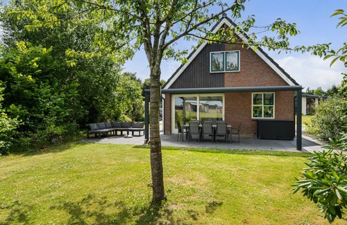 Schoonloo House | Bungalow ∙ 4 bedrooms ∙ 8 guests