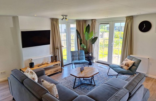 West-Graftdijk House | Bungalow ∙ 5 bedrooms ∙ 10 guests
