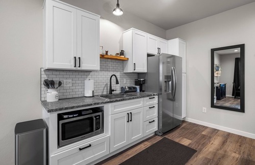 Dennis House | Bungalow 7 @ Barndo Bungalows
