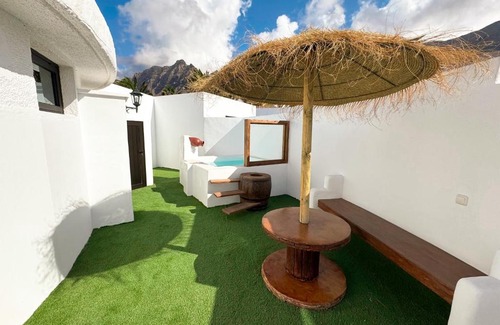 Urbanizacion Famara House | Bungalow Ahul Famara con pequeña piscina