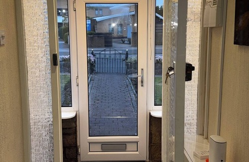 Cheadle House | Bungalow Bliss: Recently Renovated 3 Bedroom Stay