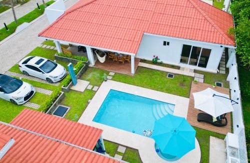 San Luis Talpa House | Bungalow en La Playa- Amatecampo Villas