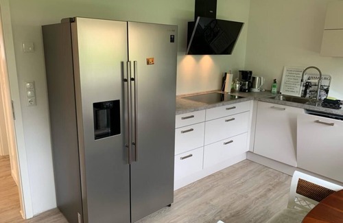 Quickborn House | Bungalow im Grünen bei Hamburg 4 Schlafzimmer 1 Wohnzimmer 2 Bäder 1 Wohnküche