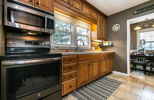 Shullsburg House | Bungalow in the Burg - 1 block from downtown