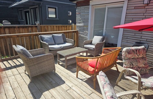 The Queensway House | BUNGALOW IN Toronto
