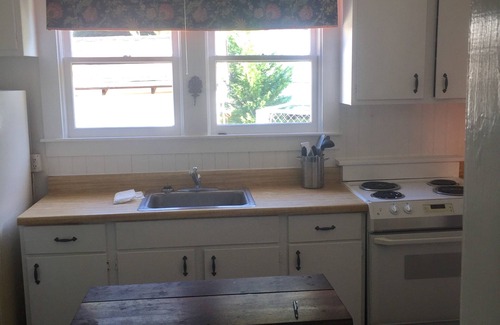 Lynn House | Bungalow located in downtown Tryon, N.C.