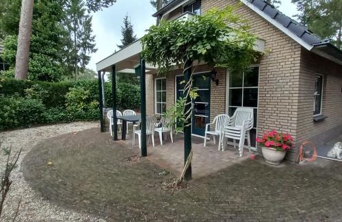 Lunteren House | Bungalow met privé jacuzzie