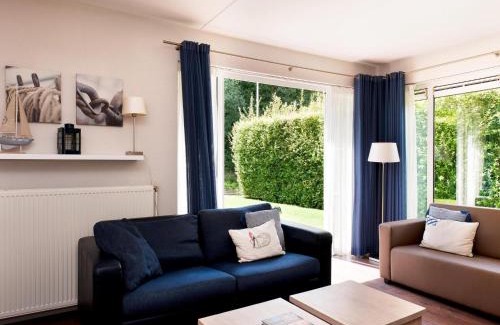 Eernewoude House | Bungalow near Alde Feanen Site, cleaning included