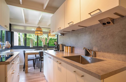 Rekem House | Bungalow, sleeps 6 in Lanaken