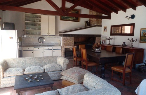 Montevideo House | Bungalow with garden, swimming pool, barbecue, pool, in an excellent location!