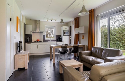 Eernewoude House | Bungalowpark It Wiid by Interhome