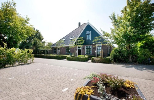 Egmond-Binnen Resort | Bungalows – Bungalowpark Mooyeveld – Uniek gelegen in de duinen!