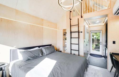 Ottawa House | Bunkies-The Commissioner