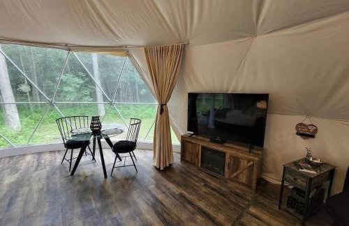 Carbon Hill House | Bunny Bungalow Romantic Getaway in a Spacious Geodome