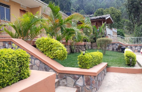 Kabale Apartment | Bunyonyi is a traveler's paradise located at Lake Bunyonyi