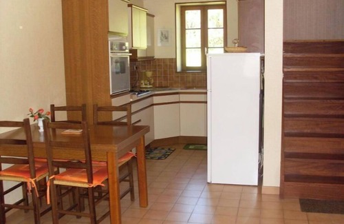 Curtil-sous-Buffieres Cottage | Burgundy farmhouse converted into a gîte in a quiet hamlet
