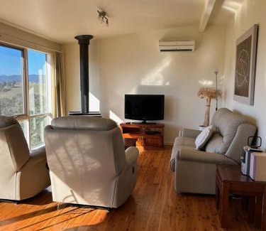 Mansfield House | Burnt Creek Cottages