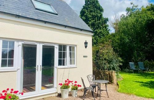Bradninch House | Burraton Cob