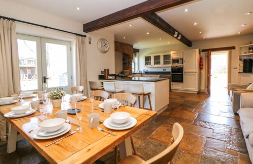 Blackwell in the Peak Cottage | BURRS FARM, pet friendly, character holiday cottage in Chelmorton