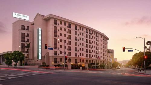 Pico - Robertson Hotel | Burton House, Beverly Hills, A Tribute Portfolio Hotel