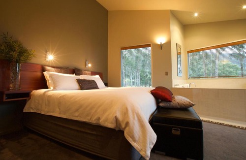 Halls Gap Apartment | Bushland