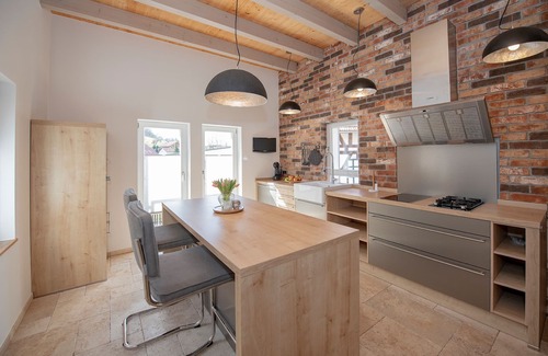 Moerlenbach Apartment | Business apartment with 115 m2 in maisonette style, upscale furnishings, fireplace