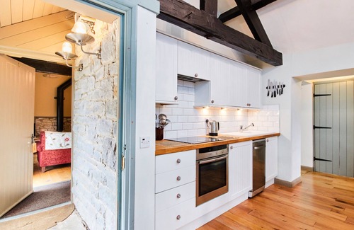 Bakewell Cottage | BUTTERCUP DOWN, pet friendly, character holiday cottage in Bakewell