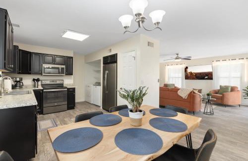 Mesa House | Button Bungalow Spring Fun & Golfing Hot Tub BBQ