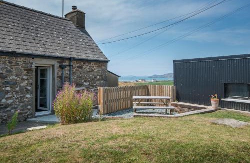 Roch House | Bwthyn Beatties