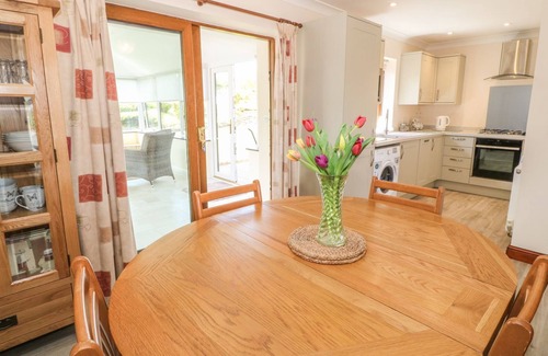 Llanddaniel Fab Cottage | BWTHYN CLYD, family friendly, with a garden in Llanddaniel Fab