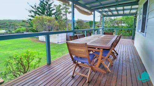 Catherine Hill Bay House | By the Beach at Catho