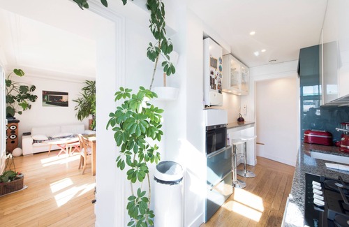 Quartier du Mail Apartment | By the Palais Royal, by Veeve