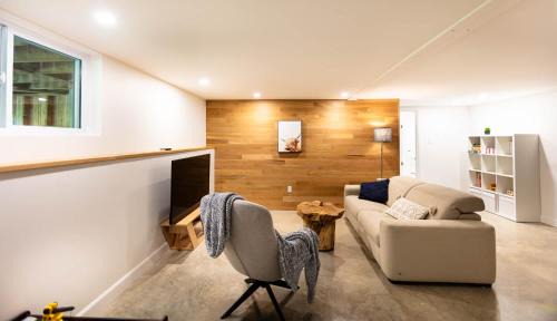 Frelighsburg Ski Chalet | By the river - Le 91
