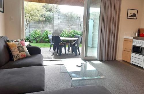 Fitzroy Apartment | By The Sea On Sackville - beachside in Fitzroy