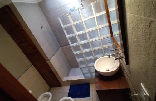 Monte Grande House | Cálida Casa - 2 Hab - centro MG -15 min Ezeiza