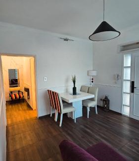 San Juan Apartment | Cómodo departamento 2 dormitorios con jardín sobre Avenida Libertador