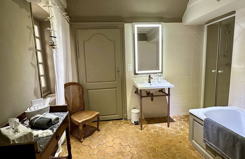 Givry House | Côté Park