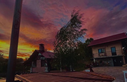 Partestii de Sus House | Căsuța din livezi