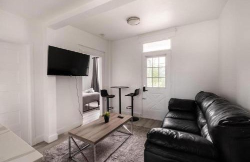 Montreal Apartment | C 05 - Apartment with 2 bedrooms