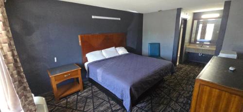 Cleveland Hotel | C Town Inn And Suites