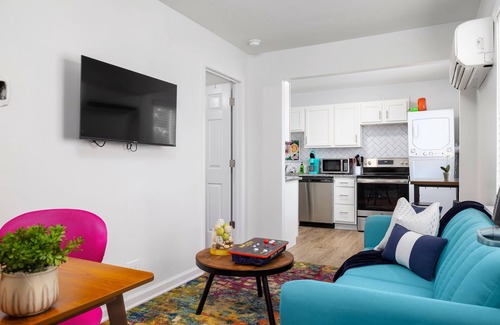 Five Points South Condo | C2 Vulcan's Hideout-King Bed/Wifi/Pets/FreeParking