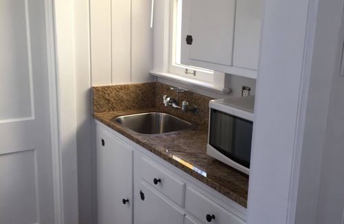 Downtown Historic District Apartment | C6, Romantic apartment in city center, Flagler location, near beaches, parking!