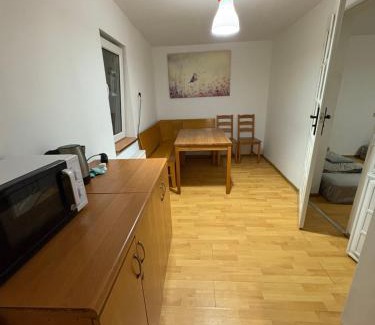 Niepolomice House | Cały dom, parking, grill, zadaszony taras na imprezy lub wakacje - tylko dla ciebie