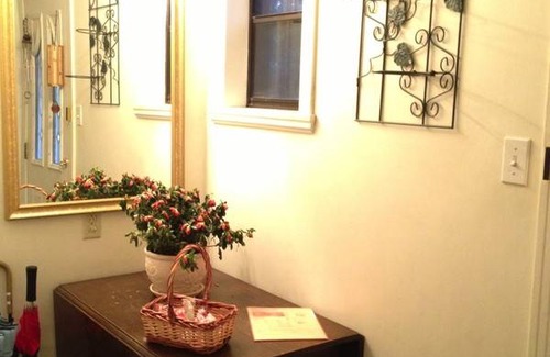 Cote-Des-Neiges—Notre-Dame-De-Grace Resort | Private room ∙ 1 guest